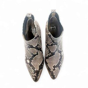 Marc Fisher 5M Booties Ankle Boots Pointed Toe Stacked Heel Snakeskin Gray Size